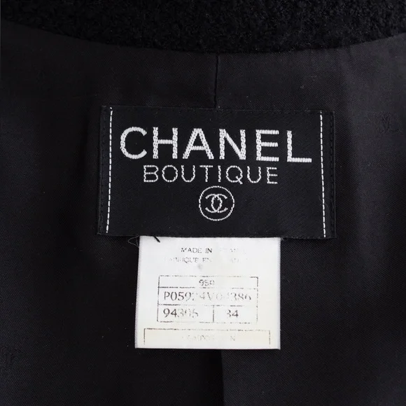 Chanel Vintage F/W 1995 Black White Logo Tweed 95A Jacket - Picture 14 of 16